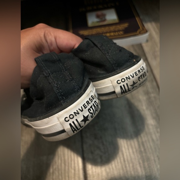 Converse Black Womens Chuck Taylors Size US 7.5 - Picture 2 of 3